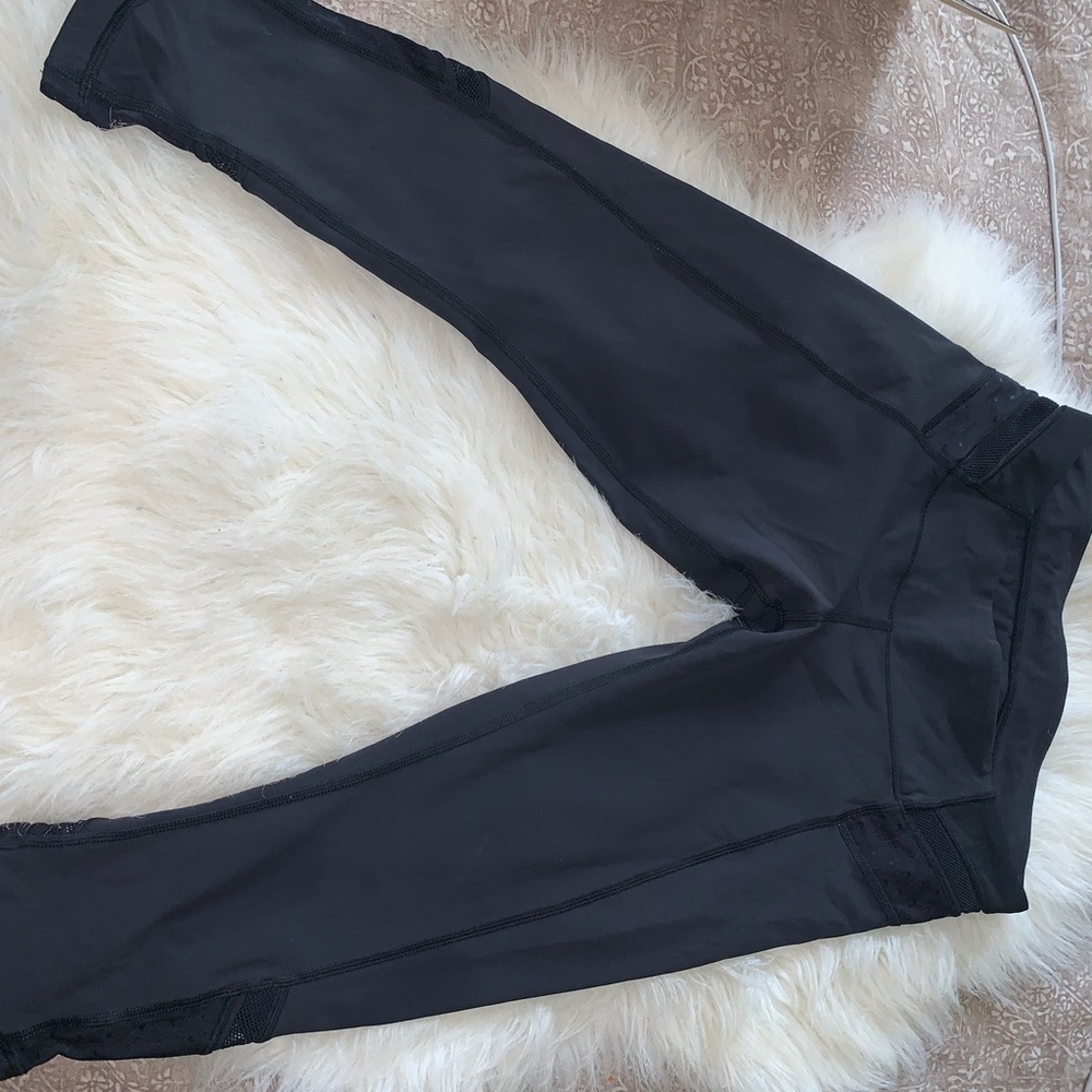 Lululemon size 6 Just Breathe Crop